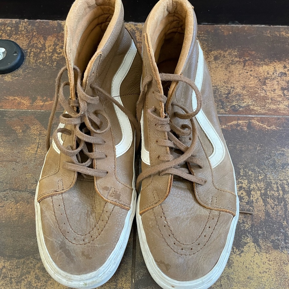 Vans leather Hightop shoe